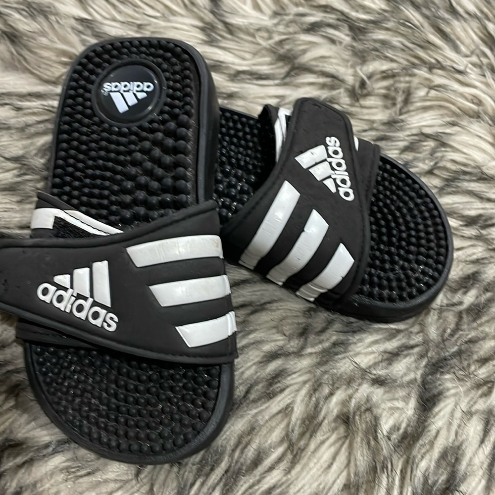 Adidas sliders for Boys. Size kids 11